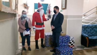 Wizyta młodzieży z Internatu przy ZSOiZ Ciechanowcu w Domu Dziecka w Zambrowie.