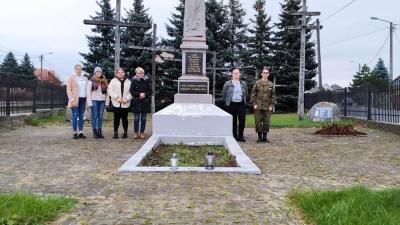 Tu leży żołnierz nieznany&hellip;