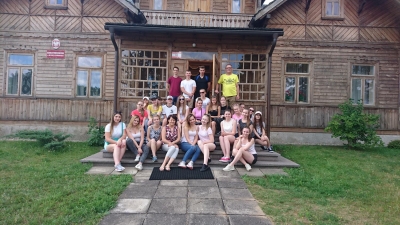 Wycieczka rowerowa uczni&oacute;w klasy II b LO