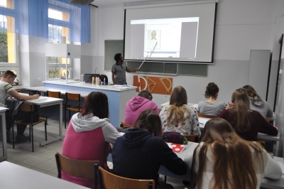 Przygotowanie językowe naszych uczni&oacute;w do wyjazdu do Grecji i Portugalii w ramach projektu &bdquo;Zagraniczne staże zawodowe kluczem do rynku pracy &hellip;&rdquo;