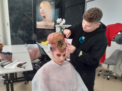 XIV Og&oacute;lnopolski Konkurs Fantazji Fryzjerskiej &bdquo;Siła koloru&rdquo;