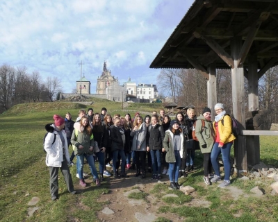 Wycieczka uczni&oacute;w ZSOiZ śladami Pierwszej Kompanii Kadrowej w G&oacute;ry Świętokrzyskie