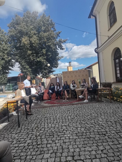 Udział młodzieży naszej szkoły w akcji Narodowe Czytanie