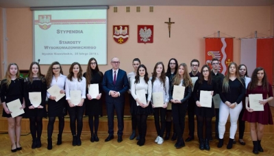 Starosta Wysokomazowiecki wręczył stypendia najlepszym uczniom