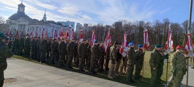 Udział naszych kadet&oacute;w wsp&oacute;lnie z Ministrem Obrony Narodowej w obchodach 80. rocznicy powstania Armii Krajowej.