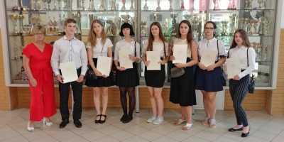 Wręczenie Stypendi&oacute;w Starosty podczas og&oacute;lnopolskiej inauguracji nowego roku  szkolnego