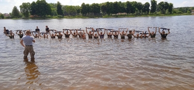 Zajęcia z taktyki i posługiwania się bronią dla uczni&oacute;w klas wojskowych