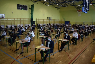 Rozpoczęcie egzamin&oacute;w maturalnych w ZSOiZ w Ciechanowcu.